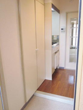 ハイツサンクールの玄関