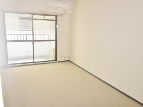 ハイツサンクールの居間・リビング