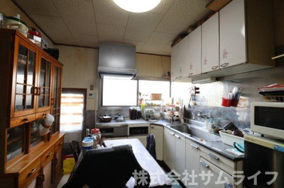 【居間・リビング】 | 鯰田戸建て
