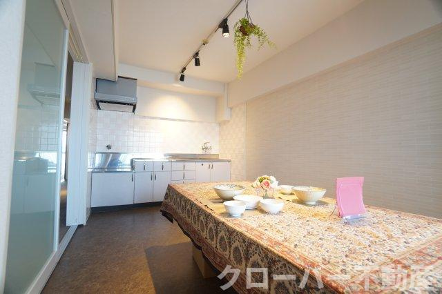 蓬莱マンションの居間・リビング