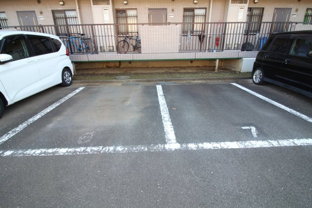 ベルコリーヌ梶ヶ谷の駐車場