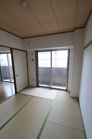 コンフォール湘南の和室