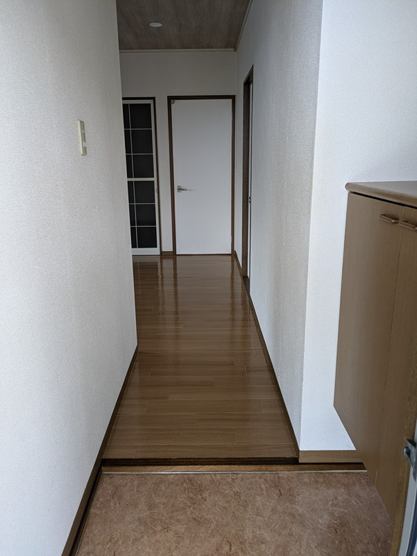 ファミール・キヌタＢの玄関