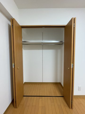 ジェイシティ持田の収納|リビングのクローゼットです。