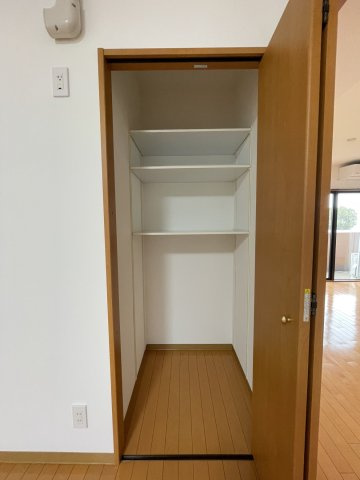 ジェイシティ持田の収納|南東洋室の収納です。