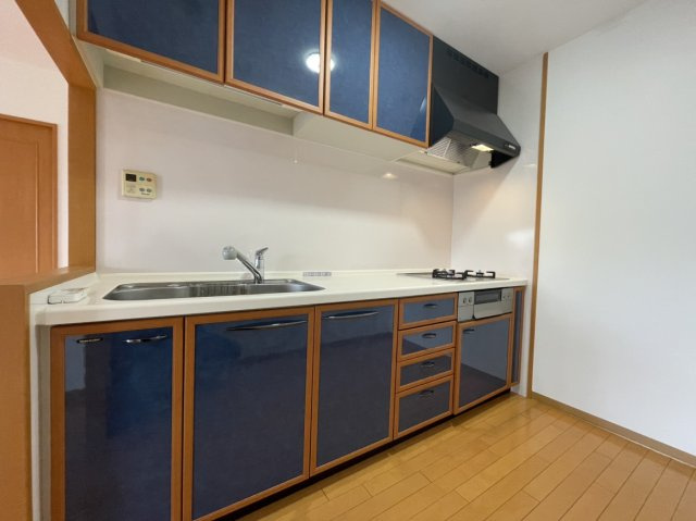 ジェイシティ持田のキッチン|3口コンロ付きのキッチンです。