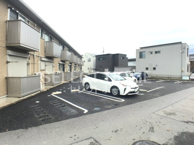 【駐車場】 | コンフォース | 駐車場に車を止められます
