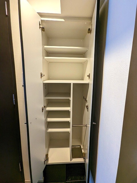 オーキッドレジデンス上野稲荷町Ⅱの玄関