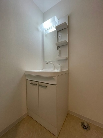 セブンプロート江波本町Ⅰ（南側）の洗面所|脱衣スペースもあります