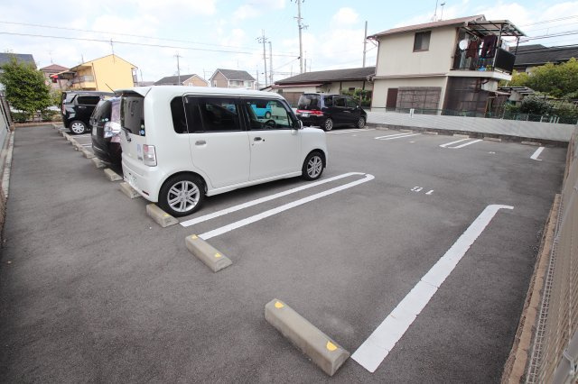 【駐車場】 | レフィナードKHYⅡ