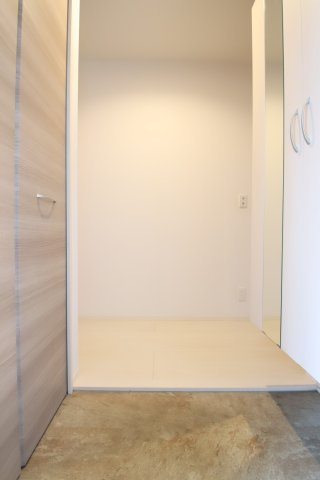 【玄関】 | レフィナードKHYⅡ