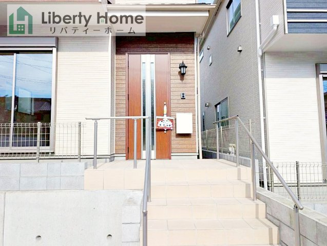 日立市森山町3期　新築戸建　1号棟のエントランス