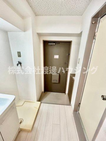 アヴァンセクール江坂の玄関