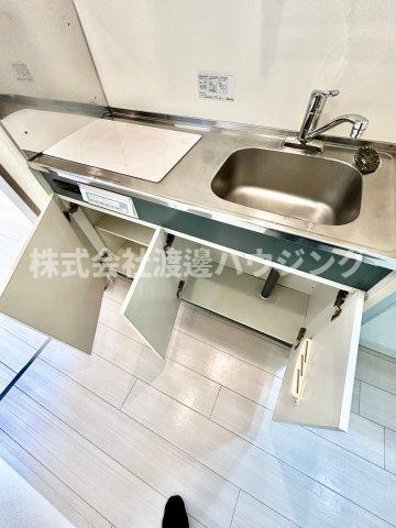 アヴァンセクール江坂のキッチン|キッチン下収納