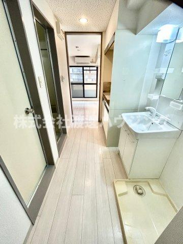 アヴァンセクール江坂の居間・リビング