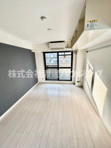 アヴァンセクール江坂の寝室