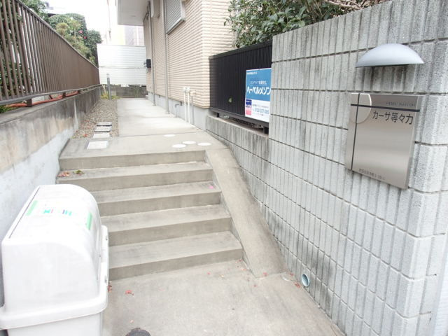 カーサ等々力のエントランス