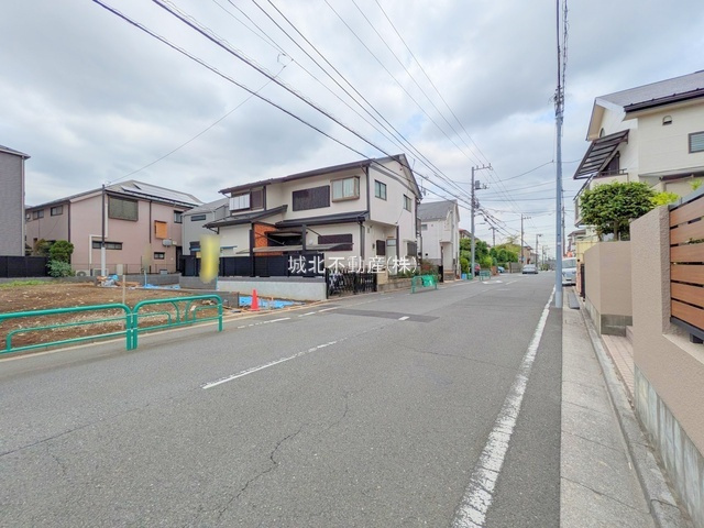 東京都杉並区下井草2丁目 全3棟 3号棟の前面道路含む現地写真