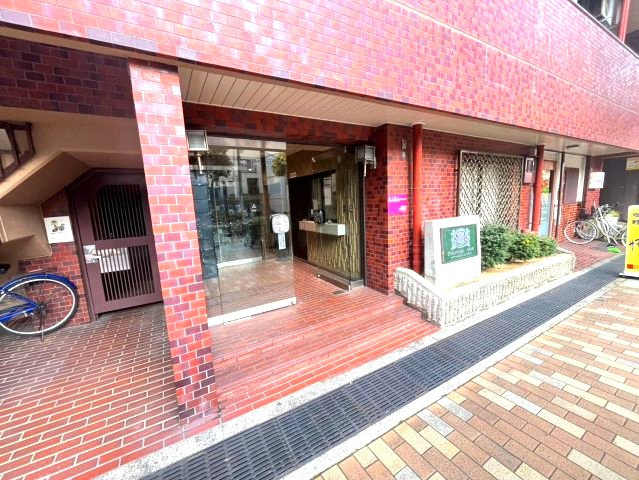 ライオンズマンション神戸元町のエントランス|ゆとりのあるエントランスです