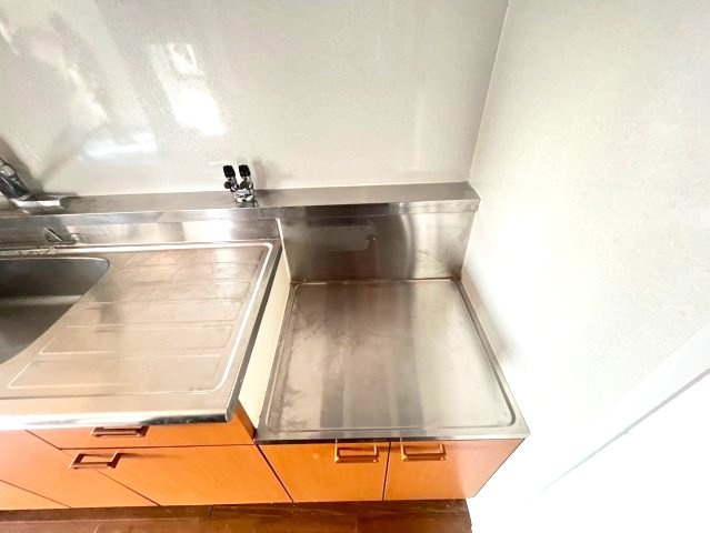 ライオンズマンション神戸元町のキッチン|お好きなガスコンロを設置できます