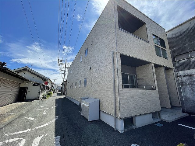 MYBの外観