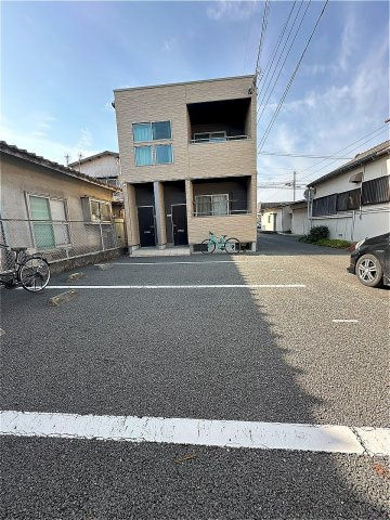 MYBの駐車場