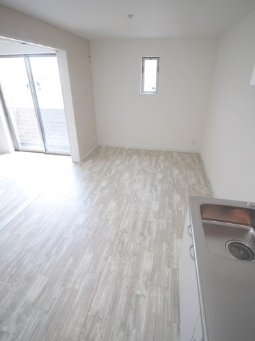 菅原1丁目ハイツの居間・リビング