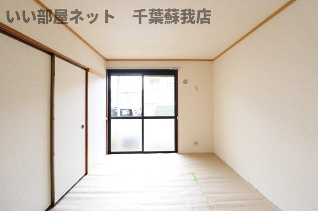 ラークヒルズ　Ａの洋室|明るい洋室です