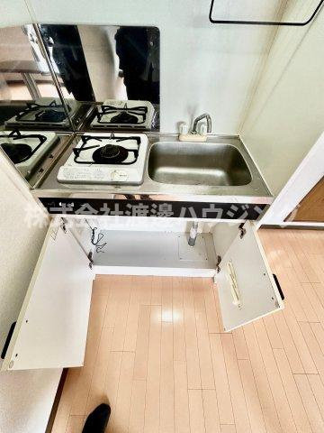 ビオトープ小曽根のキッチン|キッチン下収納