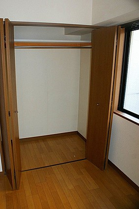 カーサ神戸下山手の収納