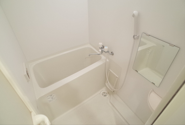 ライジングコート深江本町フラワーパークの浴室