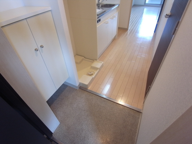 ライジングコート深江本町フラワーパークの玄関