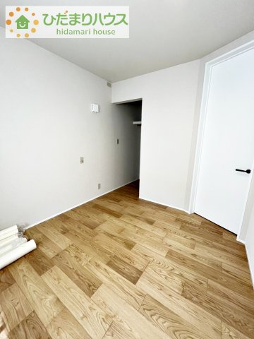 【洋室】 | かすみがうら市稲吉5丁目　中古戸建 | 新婚さんにおすすめ！奥様に喜ばれる収納たっぷりのウォークインクローゼット付です☆