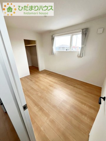 【洋室】 | かすみがうら市稲吉5丁目　中古戸建 | 木の温もりがやさしいフローリング♪