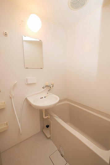 メゾン長束西の浴室|メゾン長束西102号室　