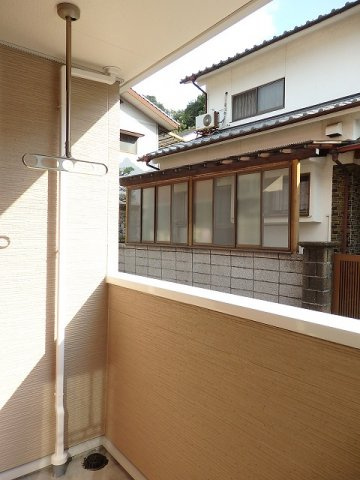 アップルトーンのバルコニー|暖かな日差しのふりそそぐバルコニー