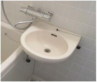 西東京市芝久保町５丁目のアパートの洗面所