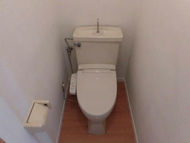 西東京市芝久保町５丁目のアパートのトイレ