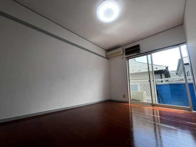 西東京市芝久保町５丁目のアパートの寝室