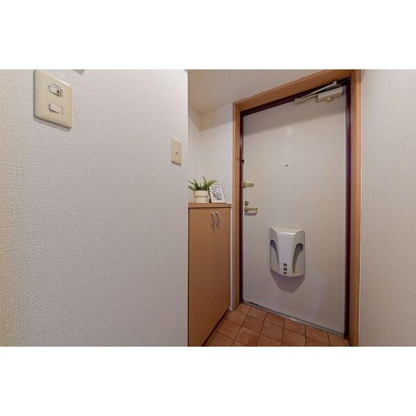 タウンエステート新栄の玄関