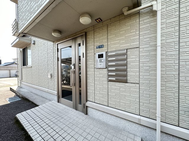 Rakura・ATAGOのエントランス