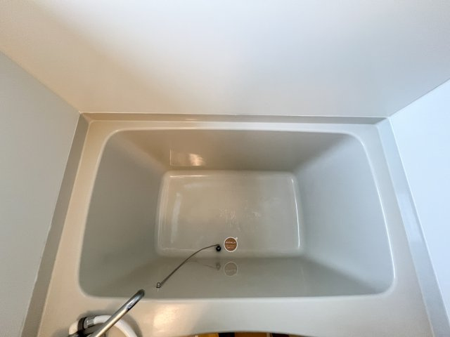 ビレッジ北久保 B棟の浴室