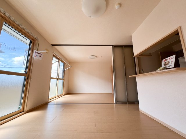 ビレッジ北久保 B棟の居間・リビング