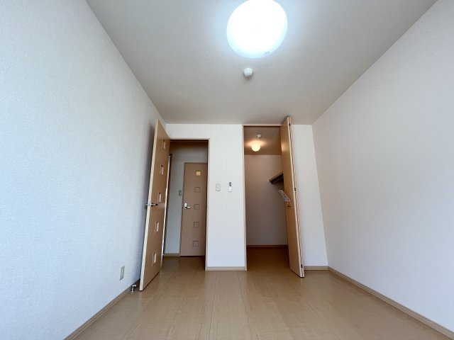 ビレッジ北久保 B棟の洋室