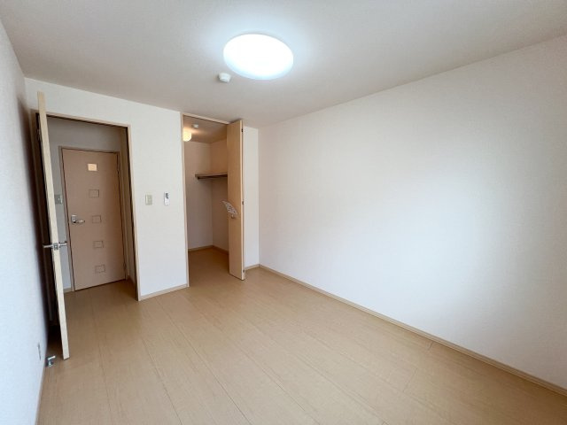 ビレッジ北久保 B棟の洋室