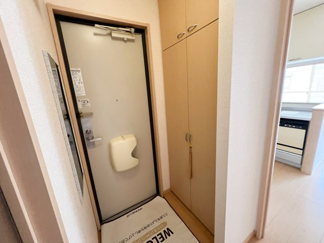 ビレッジ北久保 B棟の玄関