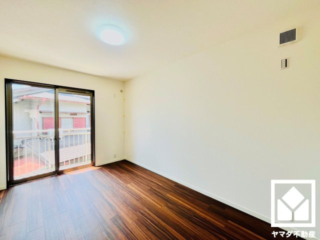 八幡市八幡植松の洋室