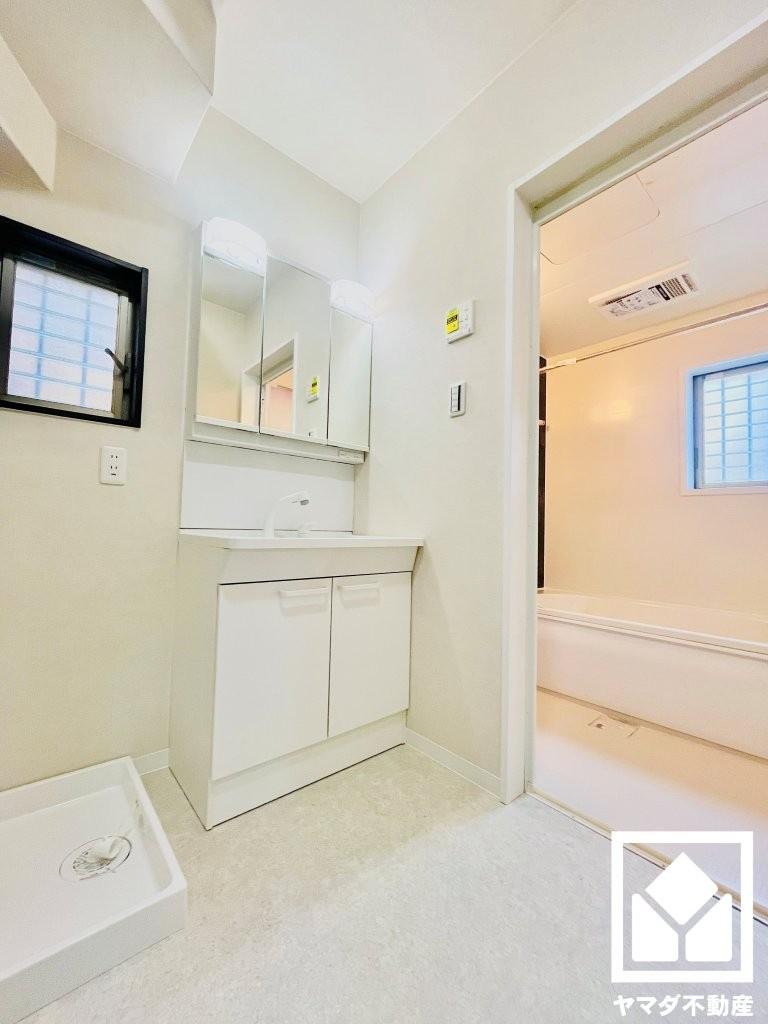 八幡市八幡植松の独立洗面台