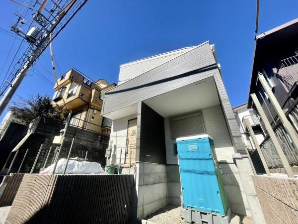 横浜市南区永田山王台の新築一戸建の前面道路含む現地写真|周辺環境も合わせてご案内させて頂きます！
お気軽にお問い合わせ下さい！