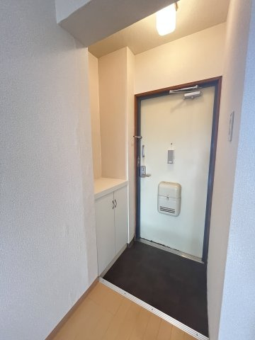 レジデンス三幸台の玄関